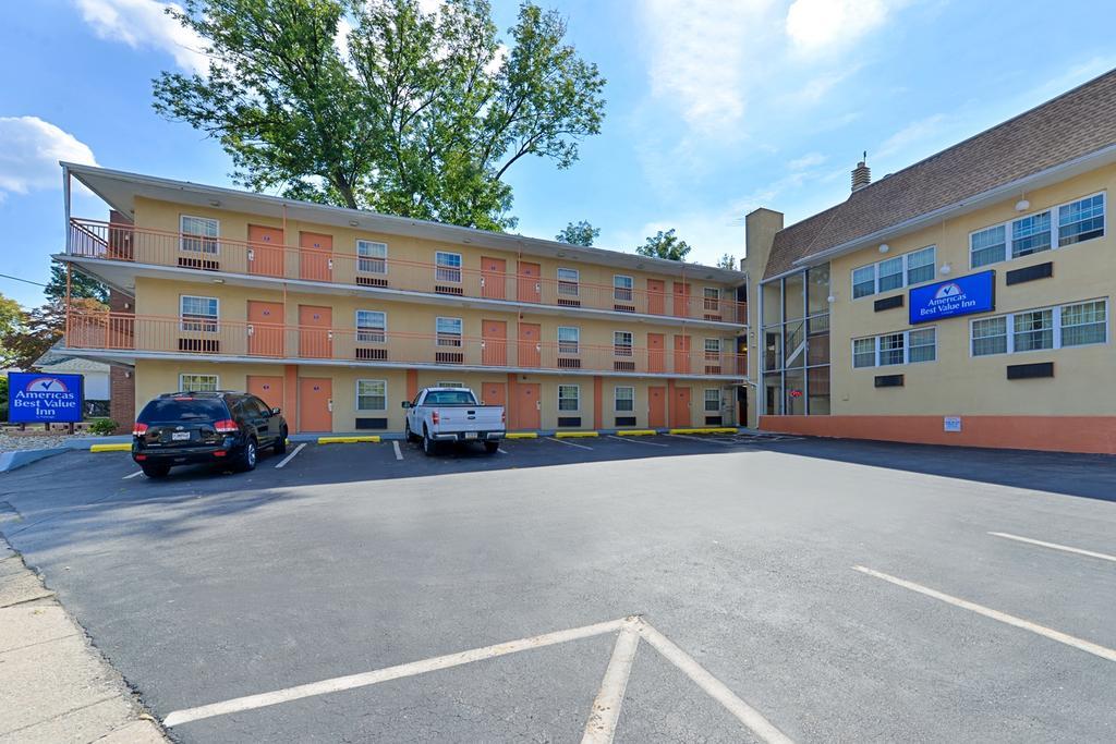 Media Inn & Suites Exterior foto
