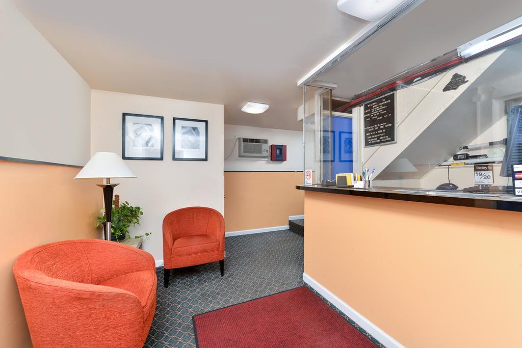 Media Inn & Suites Exterior foto